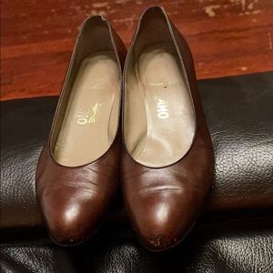 Salvatore Ferragamo Snella brown low heel pumps